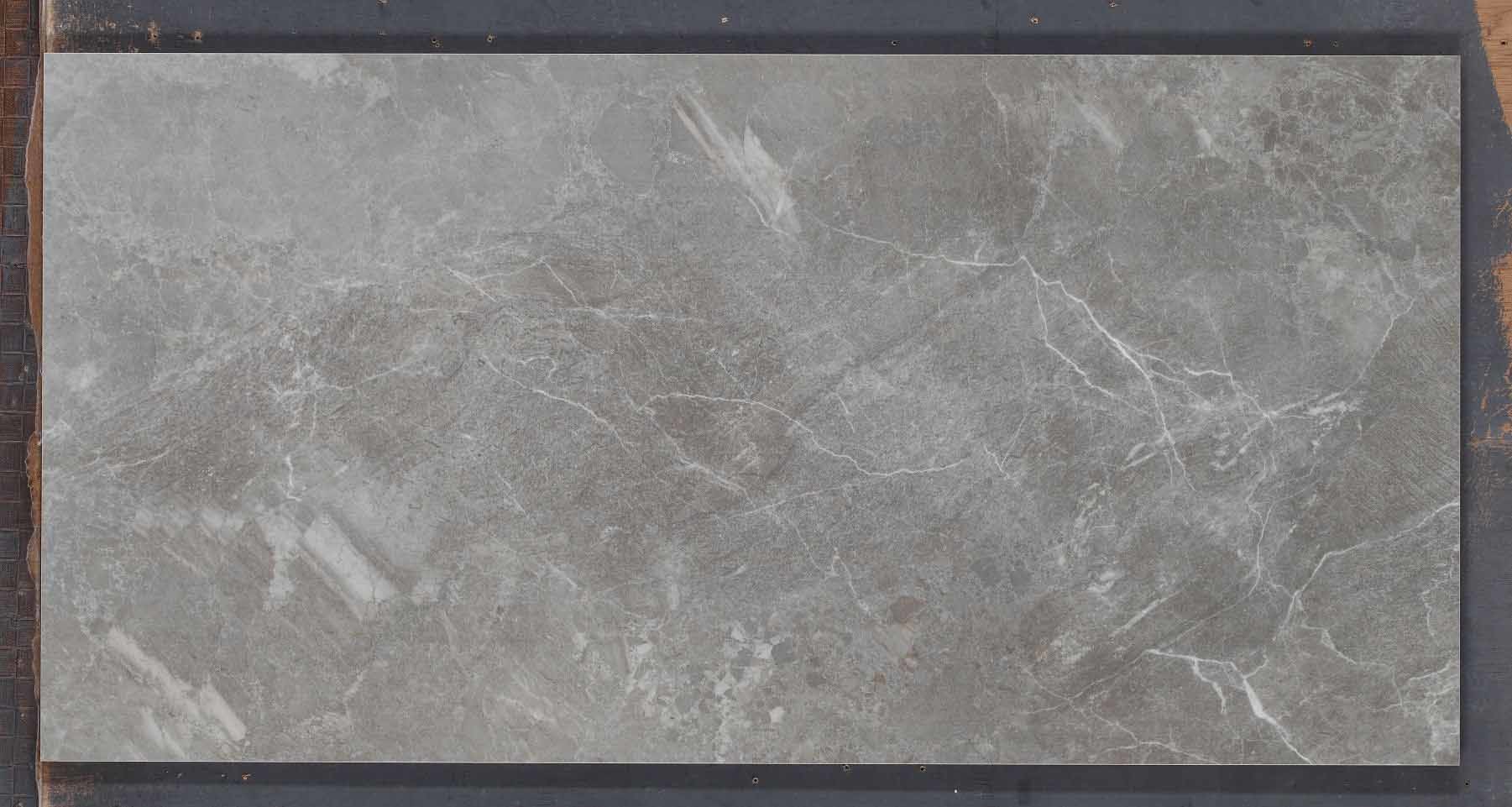 De super Glanzende Opgepoetste Grootte/het Marmer van Grey Color 600*1200 Mm van Porseleintegels kijkt Vloertegel