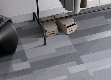 Het willekeurige Bewijs van Ontwerp Donkere Grey Carpet Tiles Texture Scratch voor Woonkamermuur
