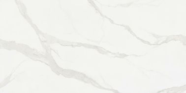 De opgepoetste Grote Witte Badkamers van Vloer Marmeren Carrara betegelt van het Porseleintegels van 1800x900 Mm de Binnentegels van de de Vloergrens